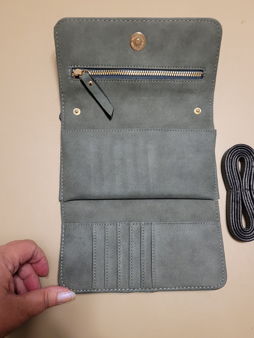 Stylish Braided Accent Gray/Green Wallet/crossbody.  Removeable Strap.  Cute! - Picture 5 of 9